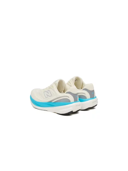 New Balance Tekaški čevlji Infinion Kremna