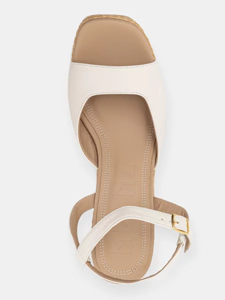 Кожаные босоножки Souliers Martinez на танкетке