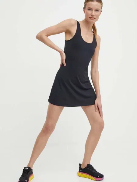 Under Armour sukienka sportowa Motion mini dopasowana czarny