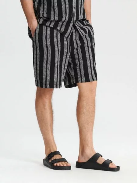 Sinsay Kraťasy černá