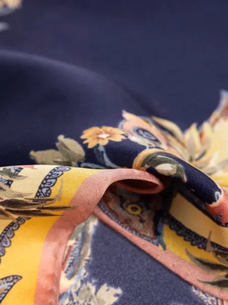 Fular Etro cu imagine cu model paisley asimetric