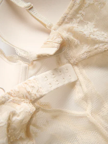 Reserved Мереживне боді кремовий 