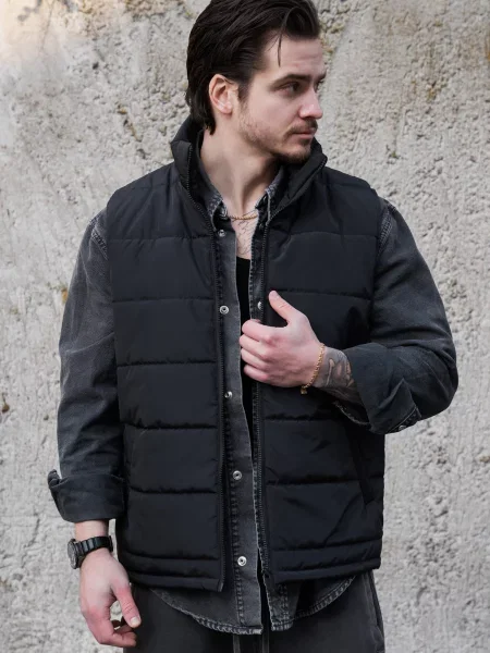 Жилет Without черный