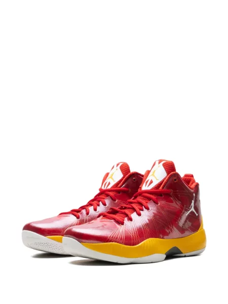 Sneakerși Jordan cu autograf roșu