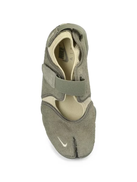 Decupat pantaloni scurți Nike cu broderie plasă roz