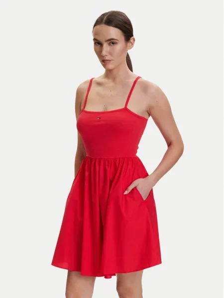 Tommy Jeans Sukienka letnia czerwony