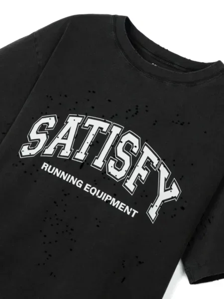Тениска Satisfy с протрити краища черно