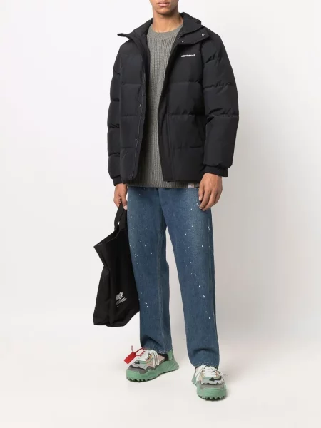 Pūkinė striukė Carhartt Wip su plunksnomis izoliuoti juoda