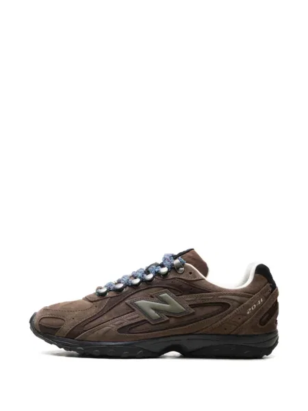 Sneakerși New Balance maro