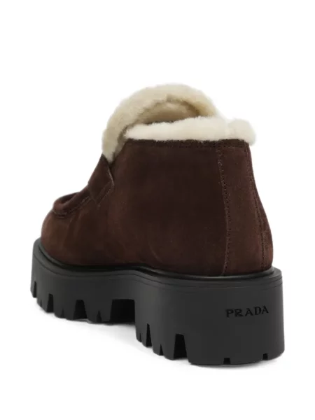 Pantofi loafer Prada din piele de căprioară maro