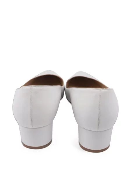 Pantofi cu toc Manolo Blahnik alb