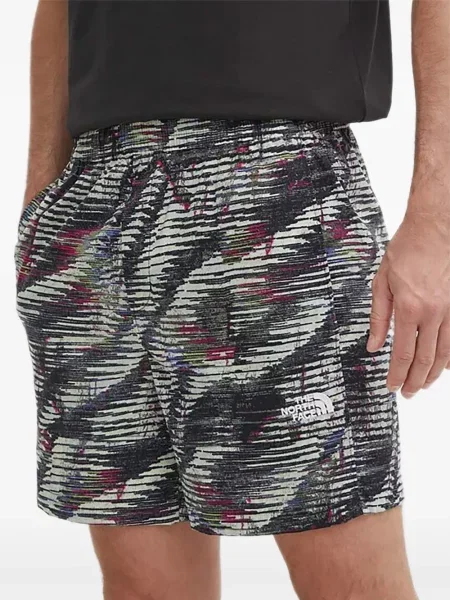 Pantaloni scurți The North Face cu imagine negru