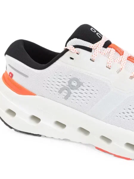 Sneakerși On plasă alb