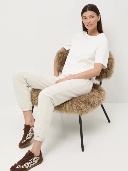 Спортен панталон Medicine с изчистен дизайн бежово