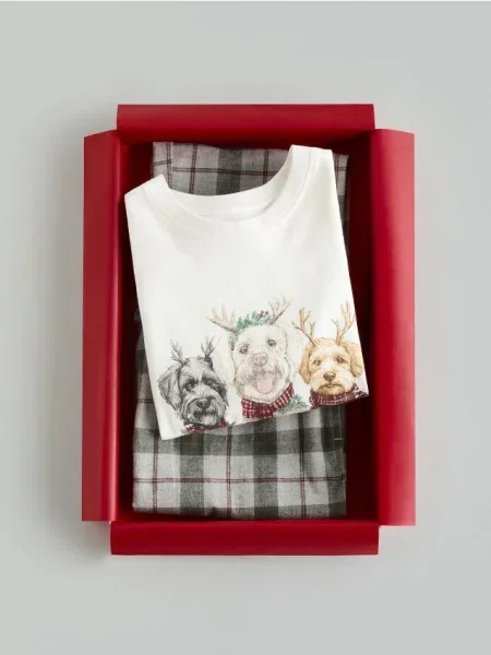 Reserved Dwuczęściowa piżama z motywem świątecznym złamana biel