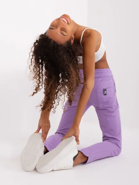 Sportske hlače Fashionhunters ljubičasta