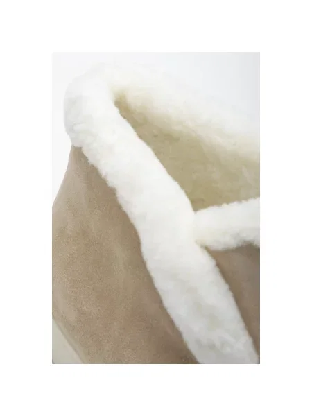 Велюровые лоферы Estro бежевые