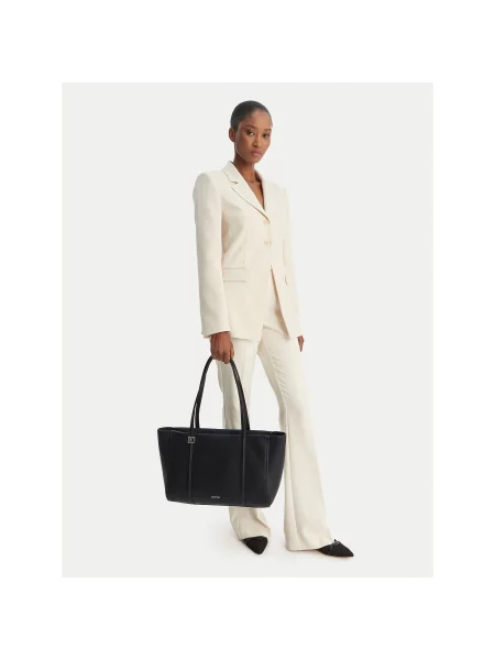 Calvin Klein Дамска чанта Emblem Hw Pebble Tote черен