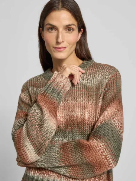 Sweter z dzianiny o kroju relaxed fit z okrągłym dekoltem Apricot