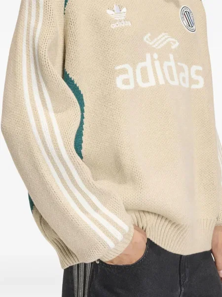 Voskovaný velurové kraťasy Adidas černé