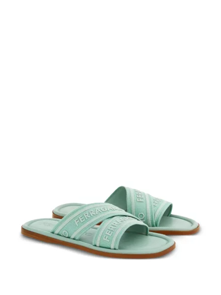 Papuci Ferragamo cu imagine verde