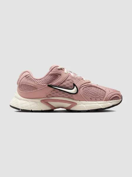 Замшевые кроссовки Nike розовые