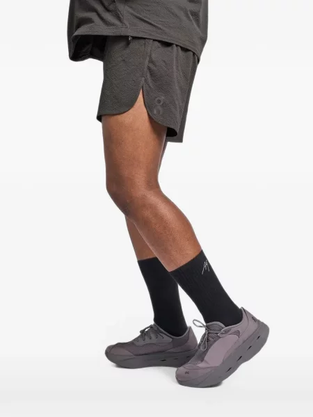 Pantaloni scurți On maro