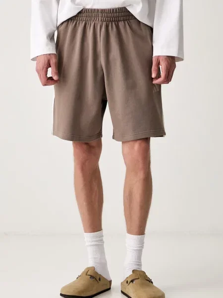 Adidas pantaloni scurți pentru bărbați din maro