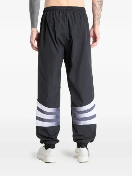 Krótka graficzny koszulka Adidas Campus z perforacją szara