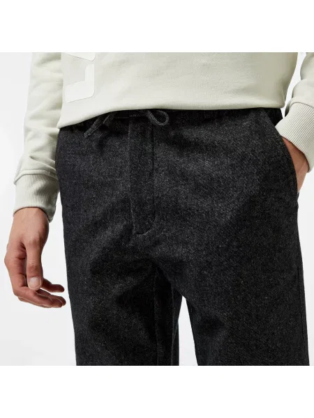 Зауженные брюки Lacoste черные