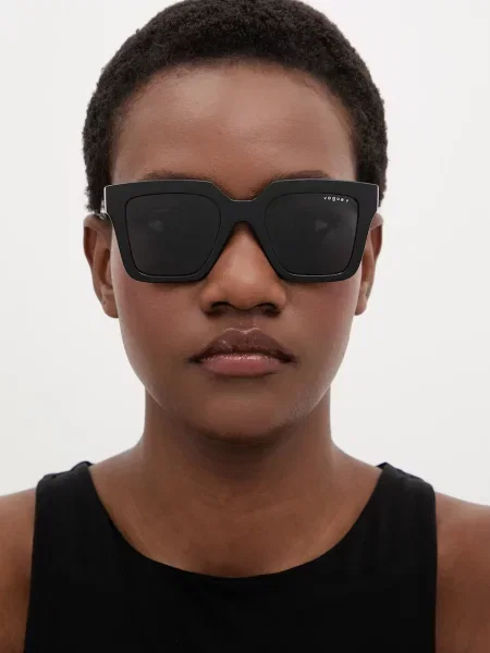 VOGUE Eyewear Napszemüveg fekete