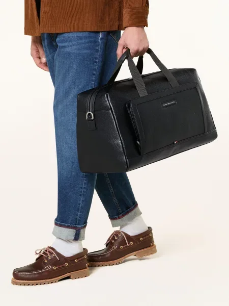 Taška Tommy Hilfiger TH CENTRAL DUFFLE černá