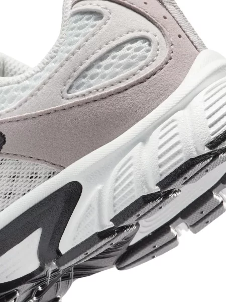 Nike V5 RNR Suede gyerek sportcipő bézs