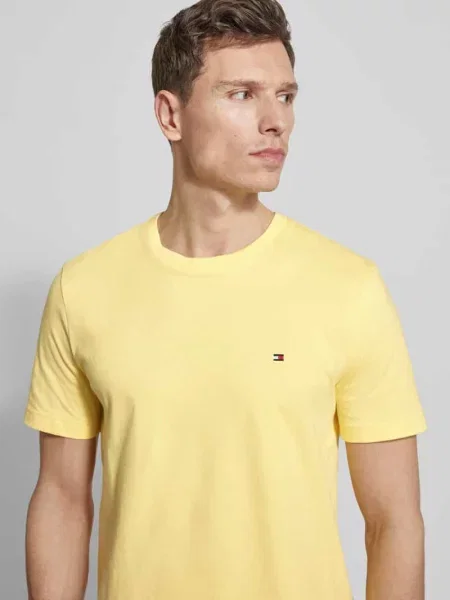 T-shirt o kroju regular fit z czystej bawełny Tommy Hilfiger żółta