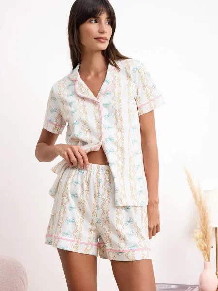 Trendyol Pantaloni scurți turcoaz / verde deschis / roz alb