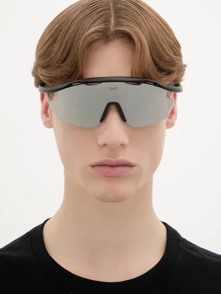 Emporio Armani férfi napszemüveg fekete