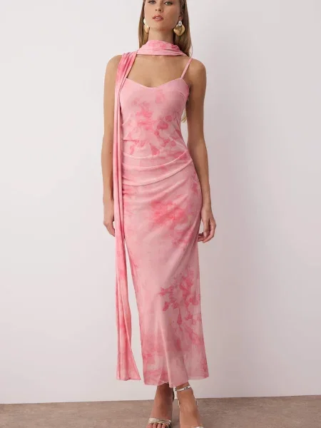 Trendyol Rochie / deschis roz