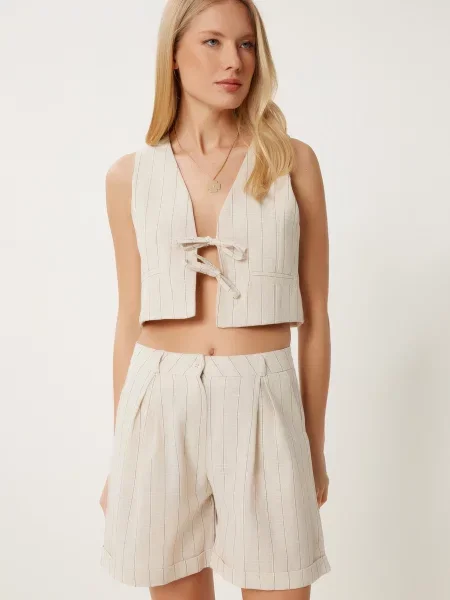 Happiness İstanbul Costum cu pantaloni crem negru