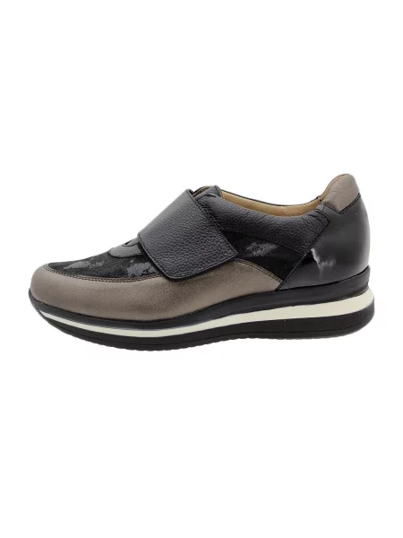 Pantofi Piesanto maro