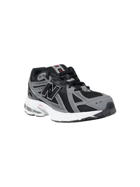 Маратонки New Balance черно