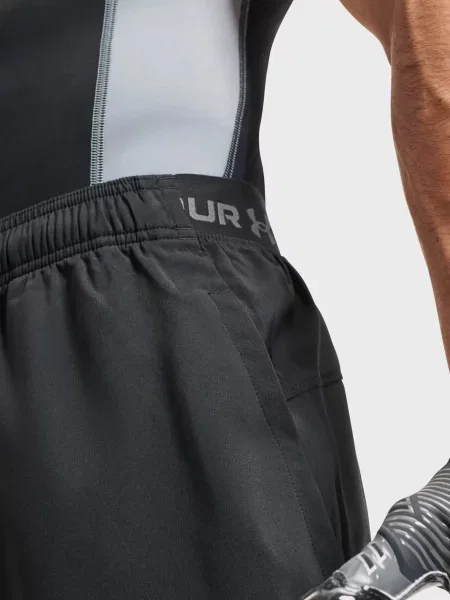 Короткие спортивные шорты Under Armour черные