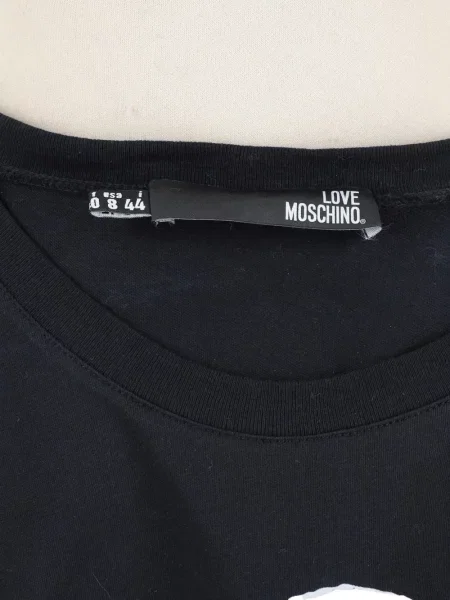 Тениска Love Moschino с принт със сърца черно