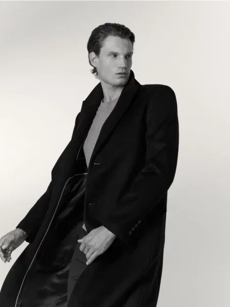 Reserved Пальто з тканини з додаванням вовни чорний