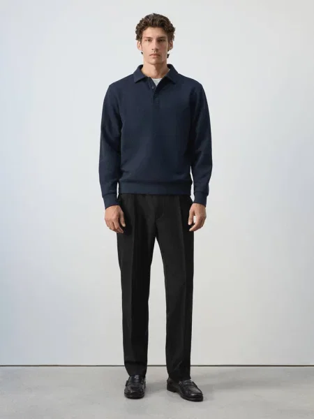 Bluza z kołnierzykiem polo o kroju regular fit Mężczyzna S MANGO MAN ciemnoniebieski