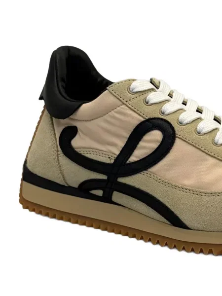 Sneakerși Loewe cu aplicații
