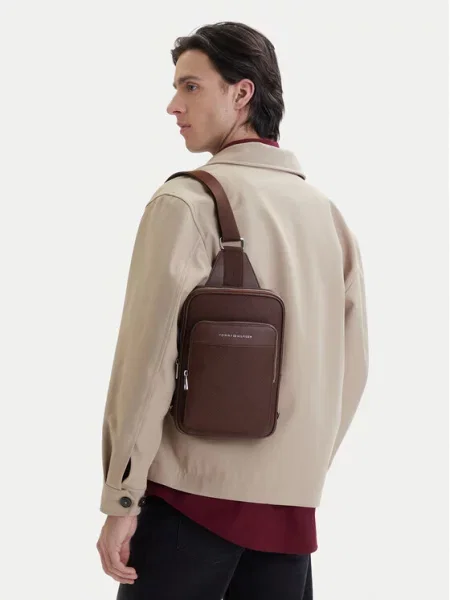 Tommy Hilfiger Torbica za okrog pasu Th Flag Monogram Sling Pack rjava