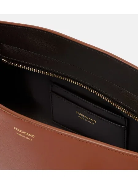 Geantă Ferragamo din piele maro