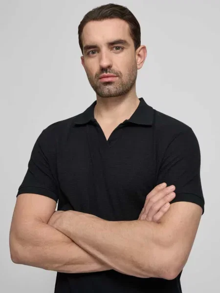 Koszulka polo o kroju comfort fit z dekoltem w serek Lindbergh czarne
