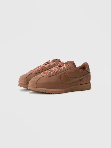 Sneakerși Nike Sportswear maro
