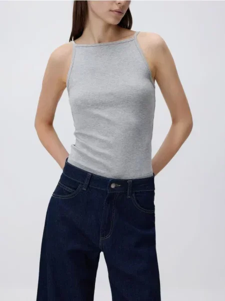 Reserved Top din modal deschis gri